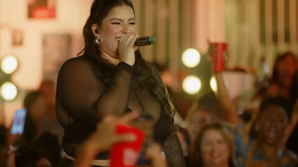 Bruna Lipiani: O que sabemos sobre a cantora em meio a polêmica de show de R$ 100 mil