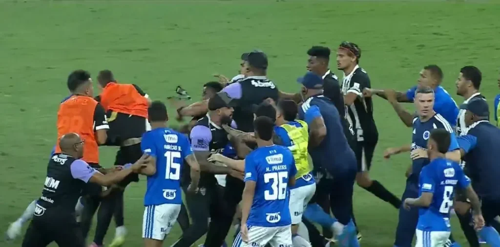 Cruzeiro e Atlético: Clássico Mineiro com Rivalidade Aumentada e Histórica Confusão