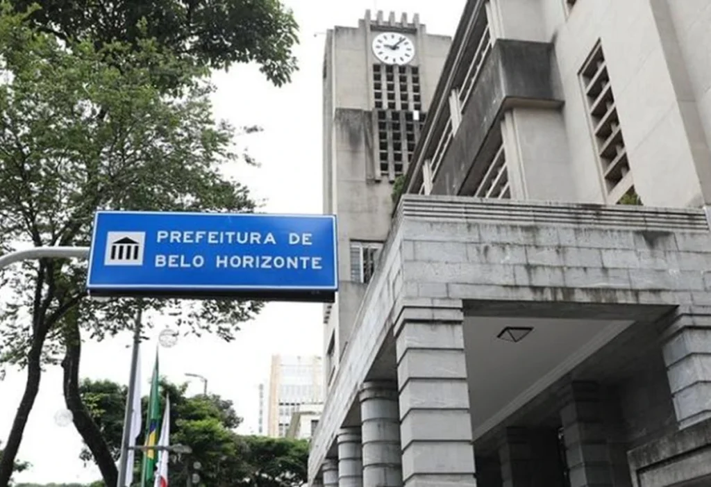 Greve da Educação em Belo Horizonte: PBH Aceita 6 das 8 Demandas e Indica Possível Fim do Conflito Greve da Educação em Belo Horizonte: PBH Aceita 6 das 8 Demandas e Indica Possível Fim do Conflito
