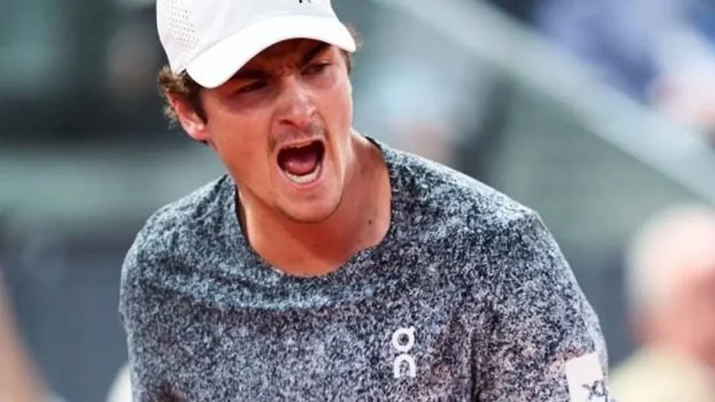 João Fonseca enfrenta preparação complicada para Roland Garros João Fonseca enfrenta preparação complicada para Roland Garros