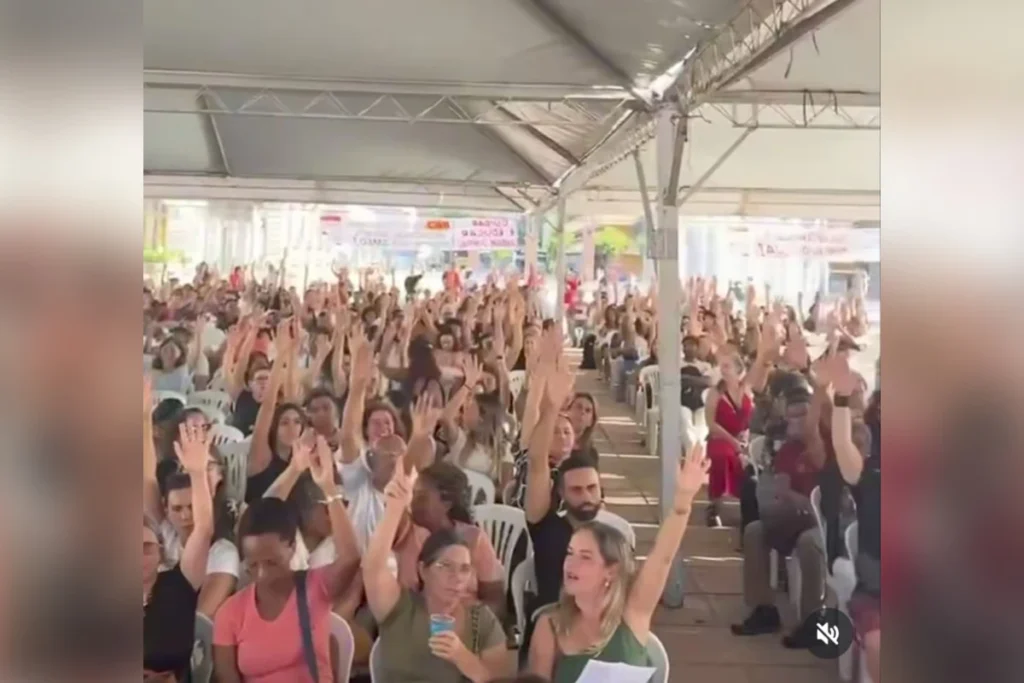 Servidores da Saúde e Educação de BH Protestam Por Melhorias Estruturais