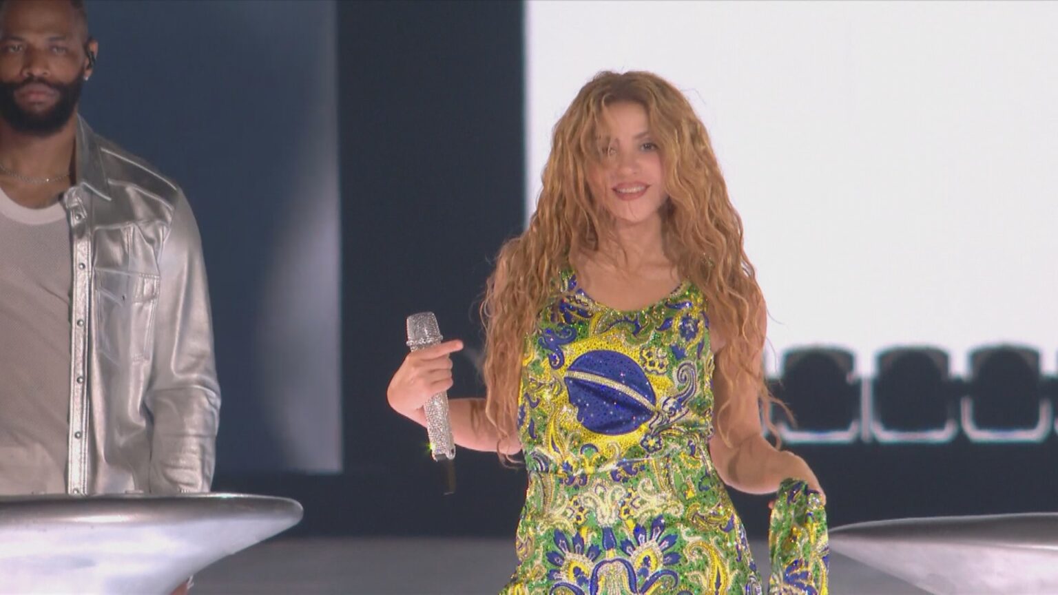 Shakira Não Esteve em Minas Gerais Após Show em Copacabana; Imagem foi Gerada por IA
