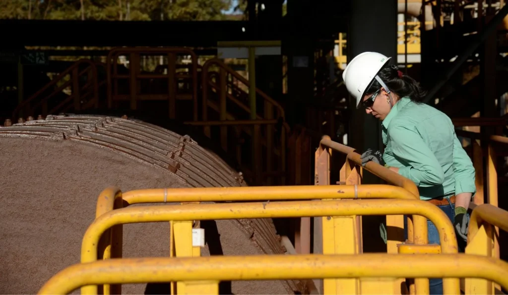 Vale Reduz Jornada de Trabalho: Acordo Coletivo Impacta 100 Mil Funcionários Vale Reduz Jornada de Trabalho: Acordo Coletivo Impacta 100 Mil Funcionários