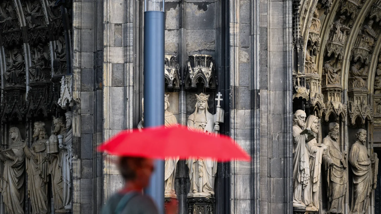 Onda de calor na Europa atinge recordes e mobiliza medidas emergenciais até na Hungria