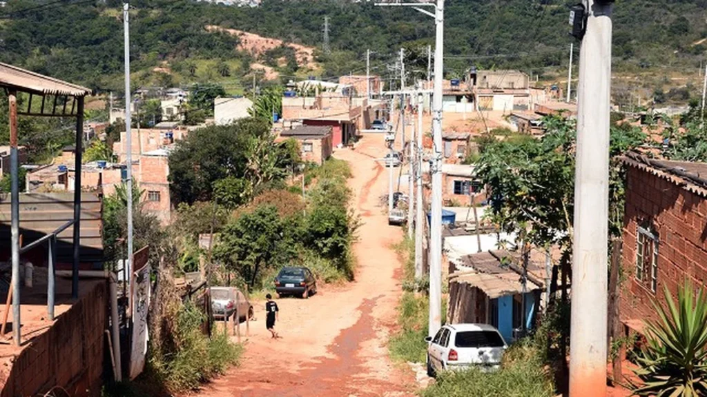 Comissão de Direitos Humanos visita Ocupação Rosa Leão para avaliar avanços e desafios