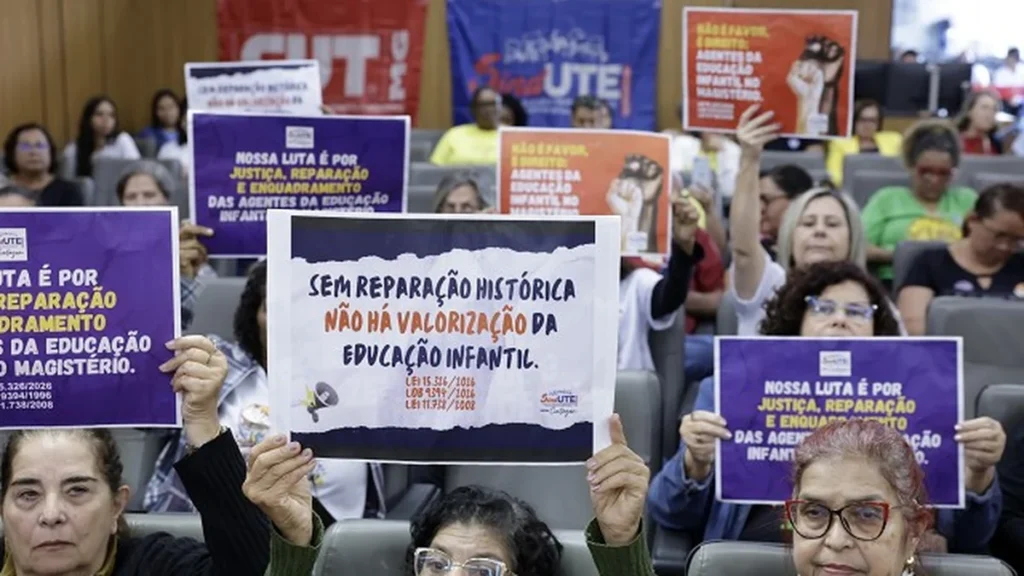 Educadores Infantis em Minas Gerais Exigem Enquadramento Profissional Urgente Educadores Infantis em Minas Gerais Exigem Enquadramento Profissional Urgente