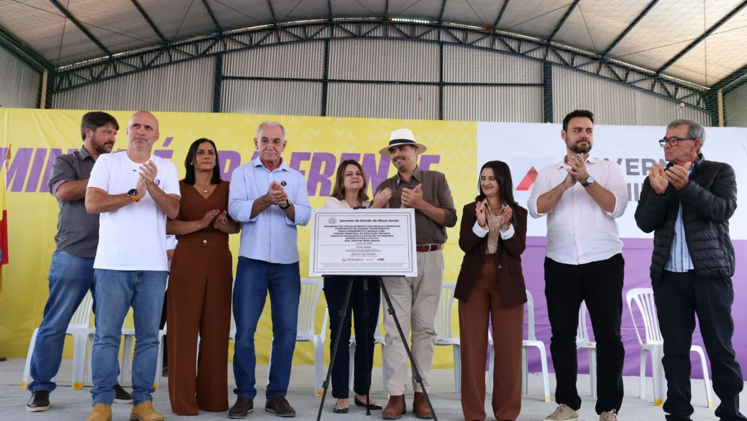 Governo de Minas inaugura quadra poliesportiva moderna em escola infantil de São João Evangelista Governo de Minas inaugura quadra poliesportiva moderna em escola infantil de São João Evangelista
