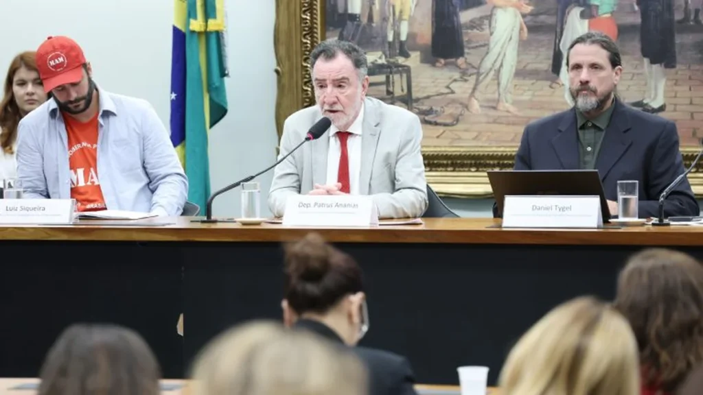 Especialista defende suspensão do licenciamento para mineração de terras raras em Minas Gerais