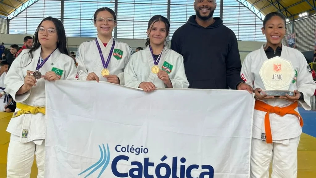Judocas do Colégio Católica Timóteo brilham nos Jogos Escolares Brasileiros Judocas do Colégio Católica Timóteo brilham nos Jogos Escolares Brasileiros