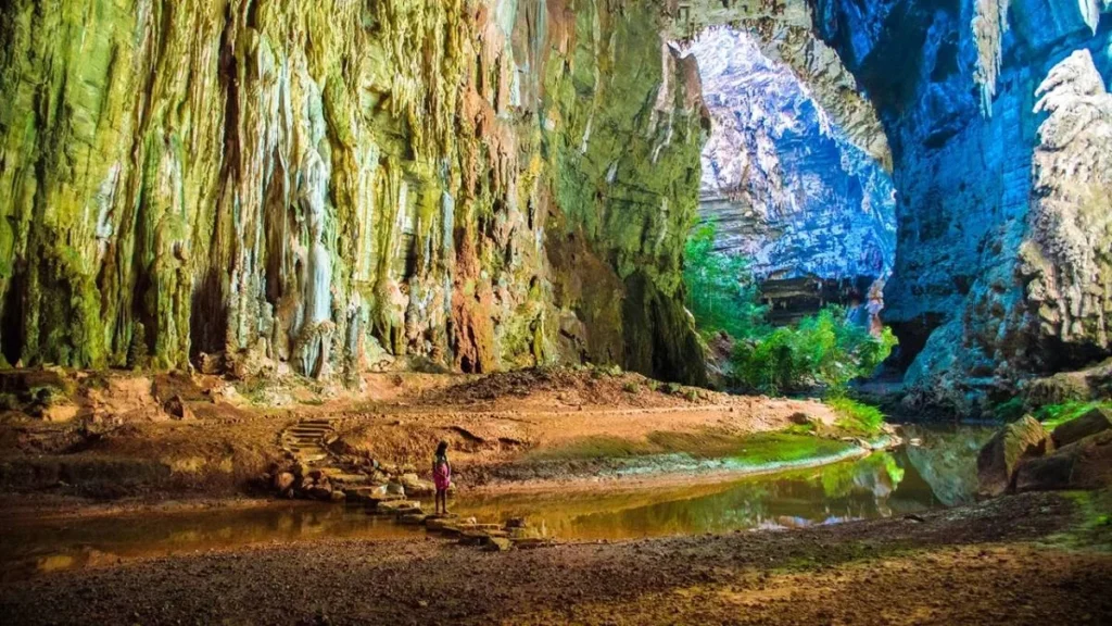 Cavernas Escondidas em Minas Gerais: Descubra Entradas a Partir de R$ 15 Cavernas Escondidas em Minas Gerais: Descubra Entradas a Partir de R$ 15