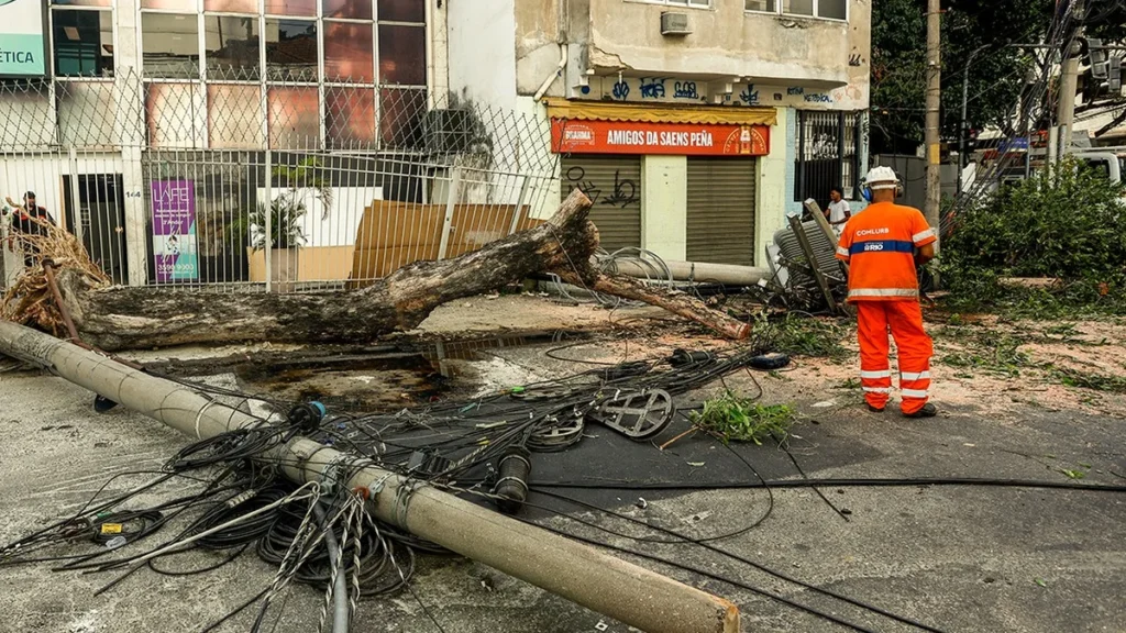Vendaval no Sudeste evidencia vulnerabilidade das cidades ao clima extremo Vendaval no Sudeste evidencia vulnerabilidade das cidades ao clima extremo
