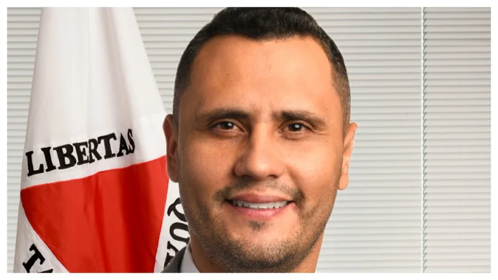 Cleitinho desiste da disputa pelo governo de Minas Gerais, confirma Republicanos Cleitinho desiste da disputa pelo governo de Minas Gerais, confirma Republicanos