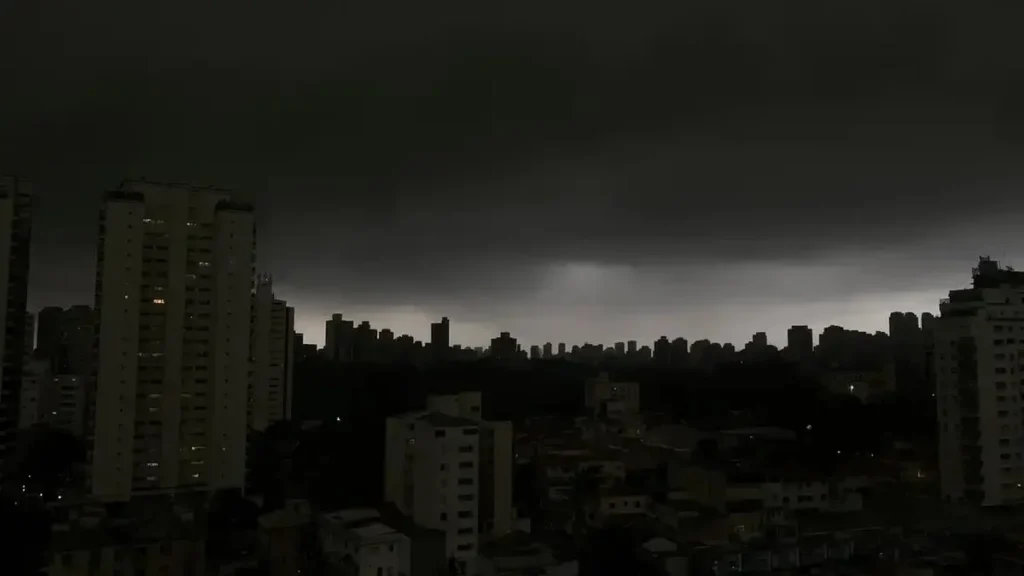 549 Cidades do Sul em Alerta Vermelho para Tempestades: Saiba Quais São as Regiões Afetadas