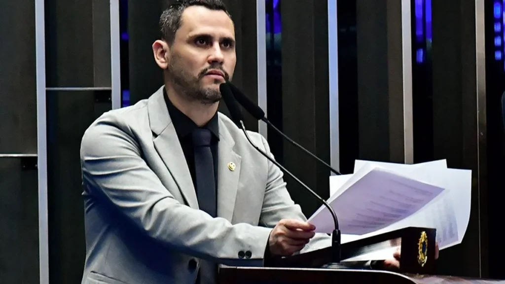 Impedimento de Cleitinho enfraquece Flávio Bolsonaro em Minas Gerais Impedimento de Cleitinho enfraquece Flávio Bolsonaro em Minas Gerais